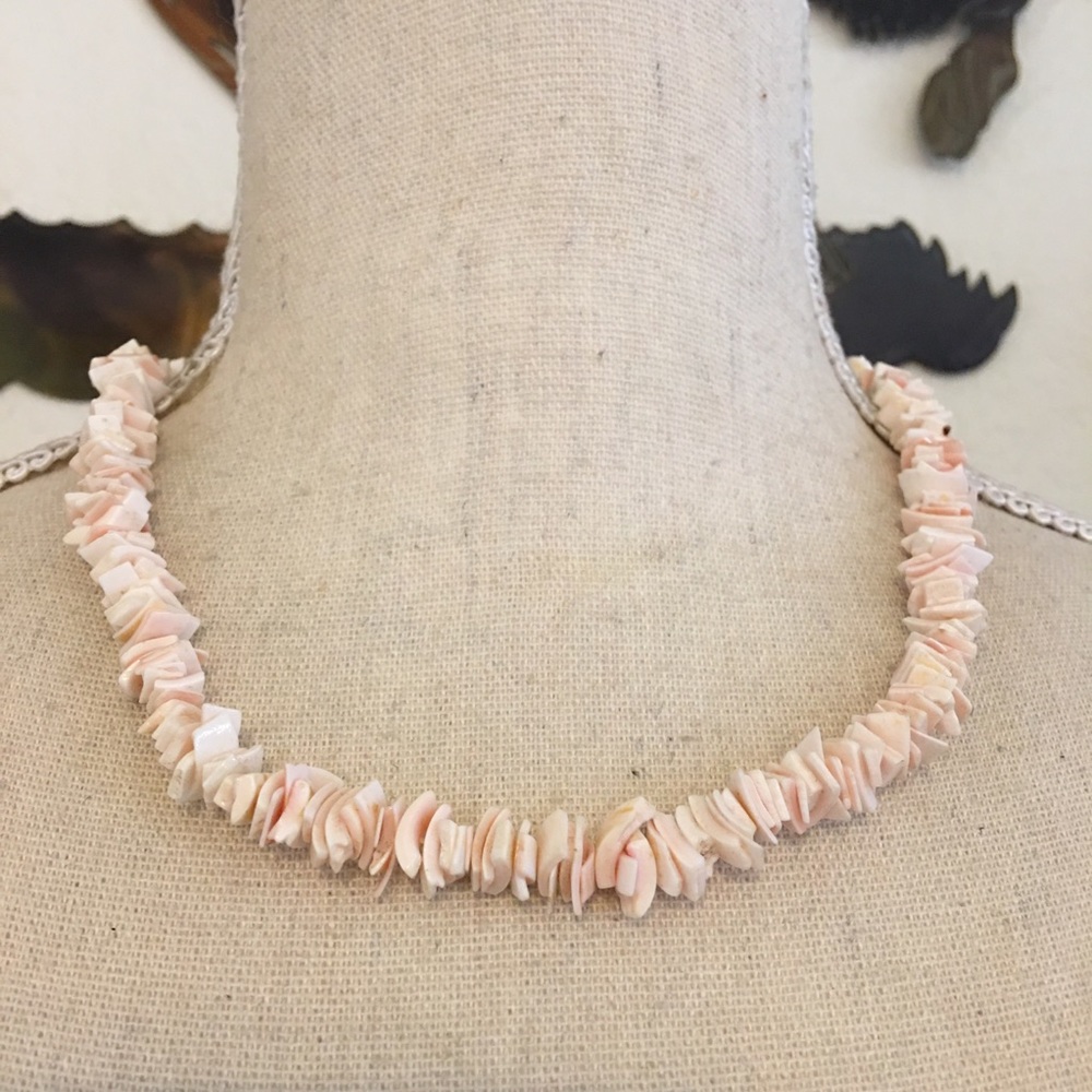 Vintage coral chip choker necklace